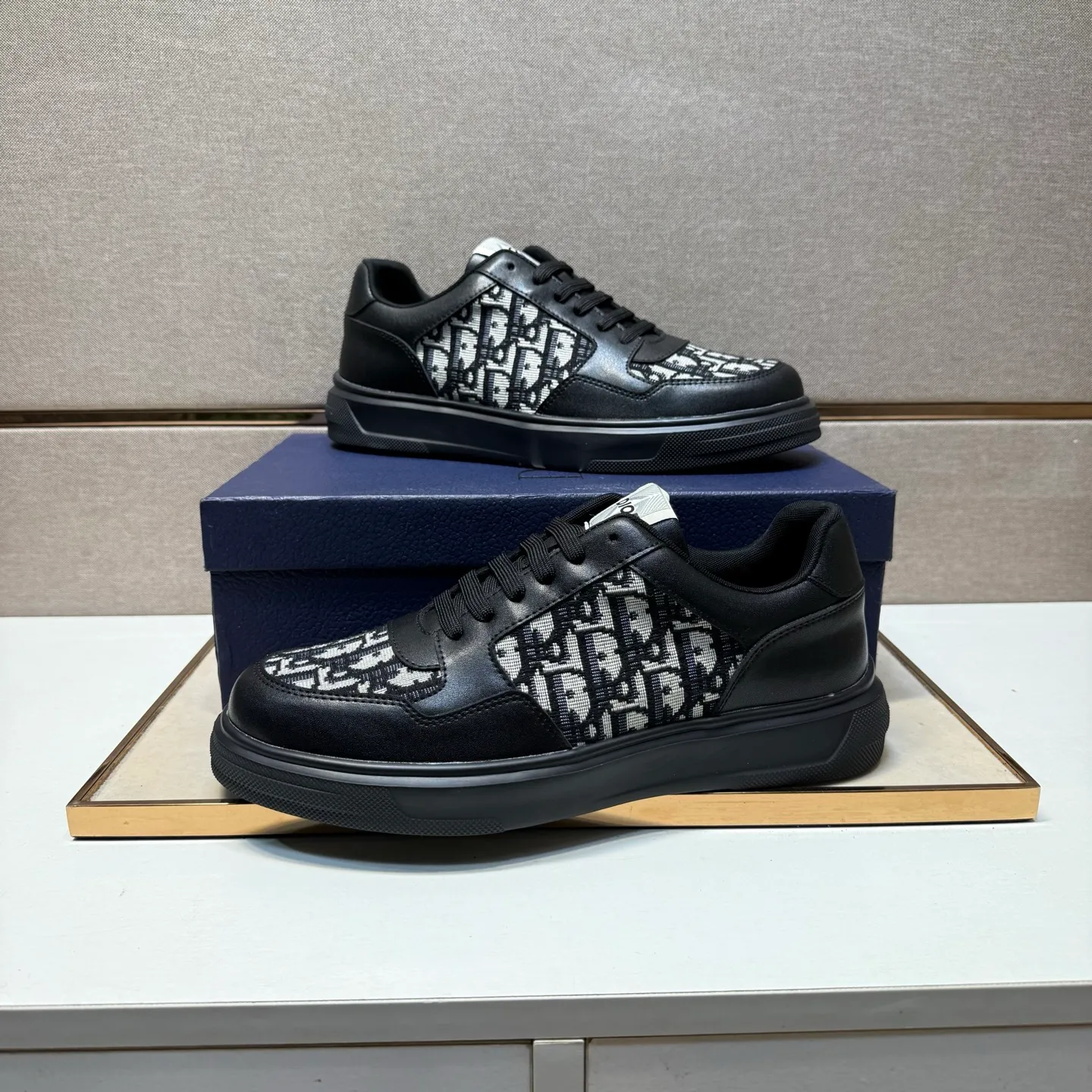 ⬛️Men's shoes 💰p400 [Dior~] Men's casual shoes 2025z cabinet sales simultaneously 🔶Size: 38-44 #️⃣ 🔷2 colors🔜The upper is made of multi-material splicing➕Mesh lining, comfortable and breathable, sole: original comfortable and wear-resistant outsole, ⚠️real thing📱photographed🎬real thing is better📢📢📢